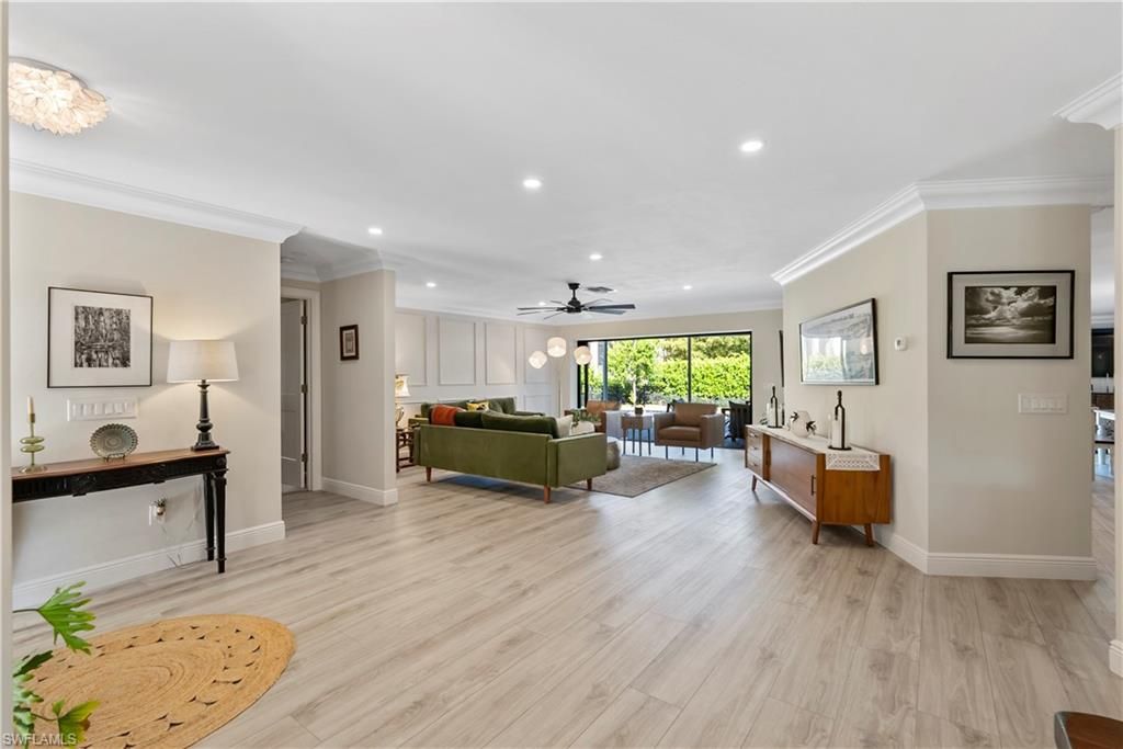 Photo of 517 Parkwood LN, NAPLES, FL 34103 (MLS # 225078169)