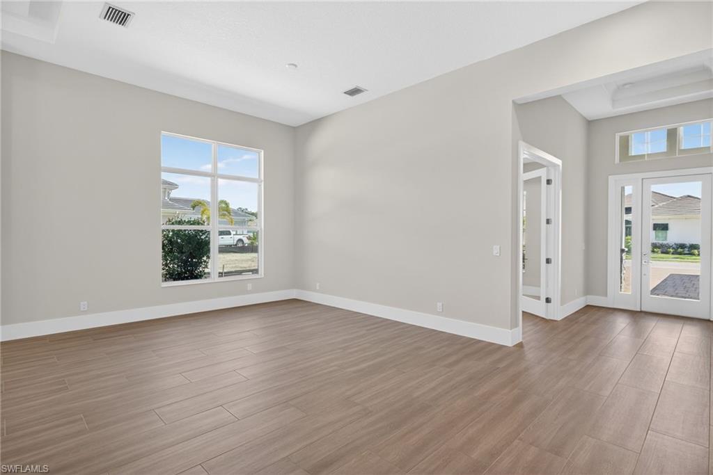 CAYMAS - Residential Lease