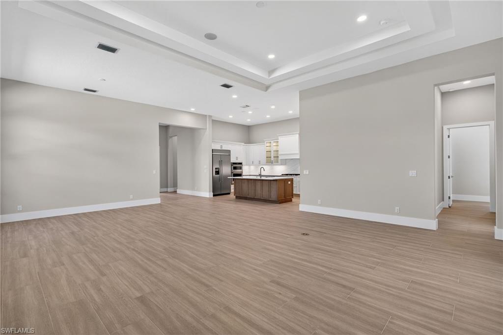 CAYMAS - Residential Lease