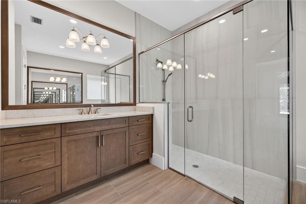 CAYMAS - Residential Lease