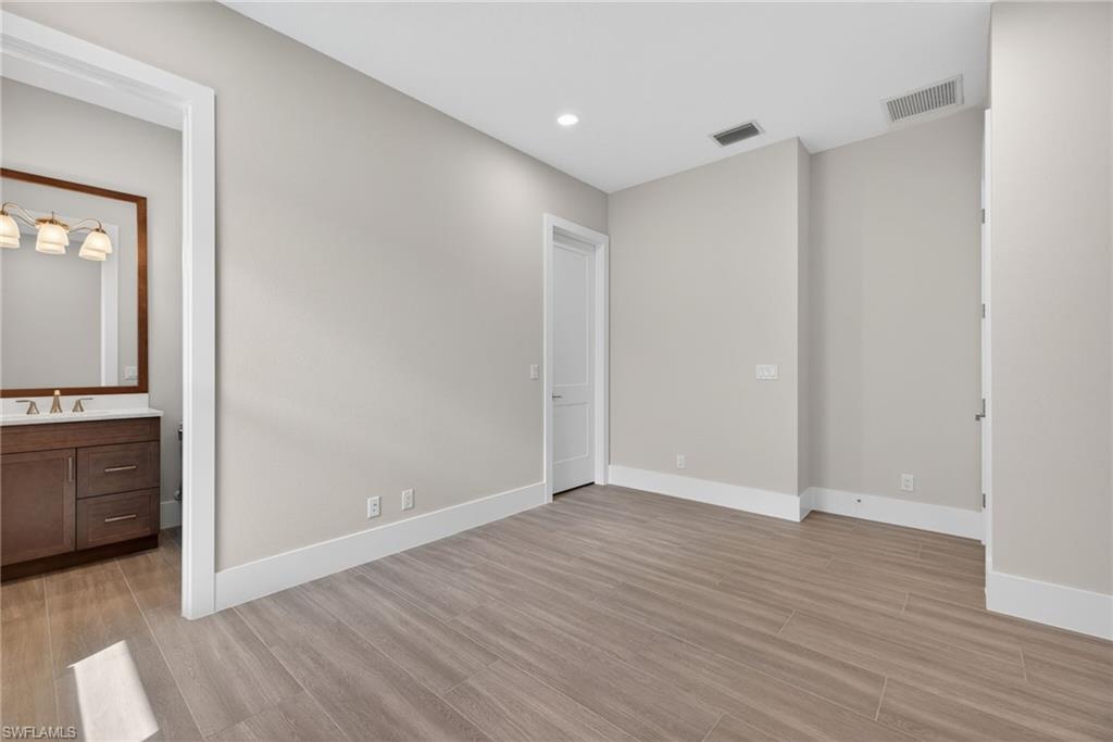 CAYMAS - Residential Lease