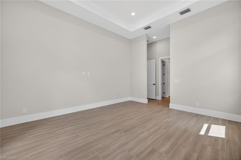 CAYMAS - Residential Lease