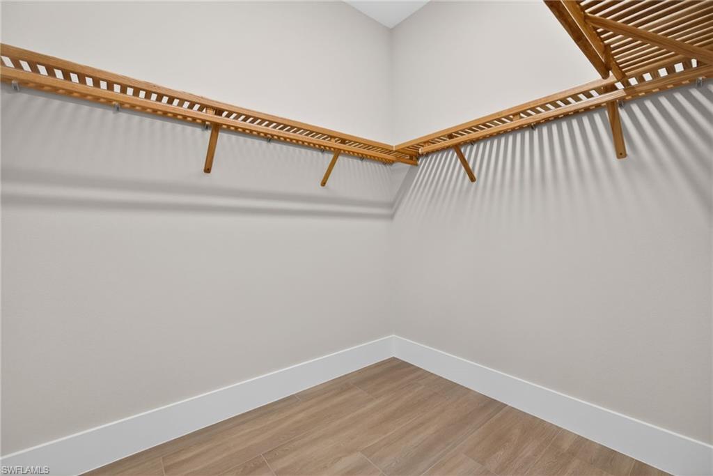 CAYMAS - Residential Lease