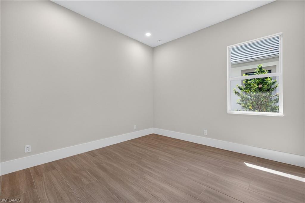 CAYMAS - Residential Lease