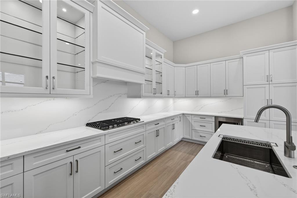 CAYMAS - Residential Lease