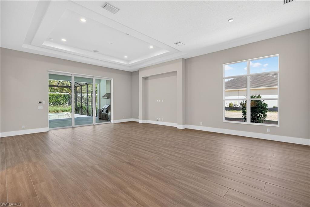 CAYMAS - Residential Lease