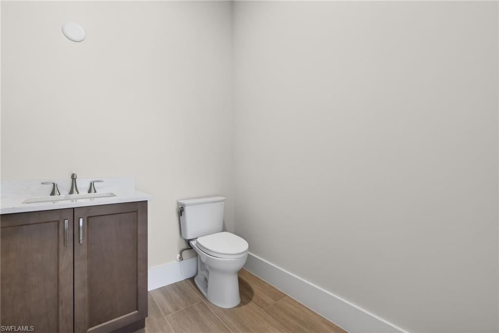 CAYMAS - Residential Lease