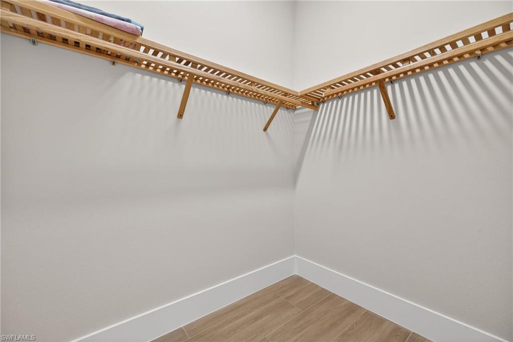 CAYMAS - Residential Lease