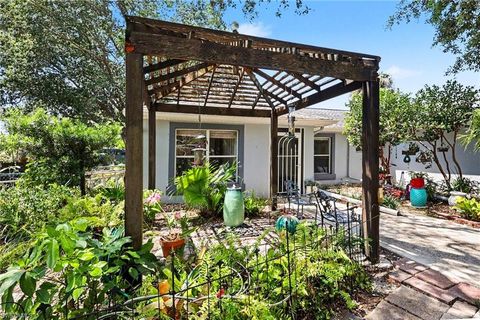 Photo of 3918 Luverne ST, FORT MYERS, FL 33901 (MLS # 226017056)