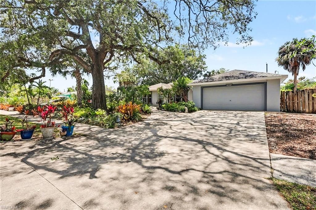 Photo of 3918 Luverne ST, FORT MYERS, FL 33901 (MLS # 226017056)