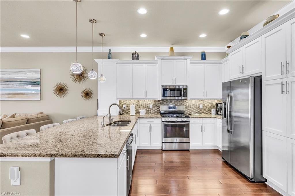 4193 Amelia WAY