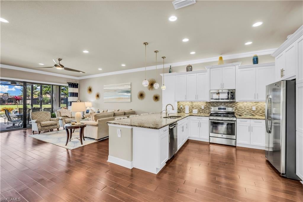 4193 Amelia WAY
