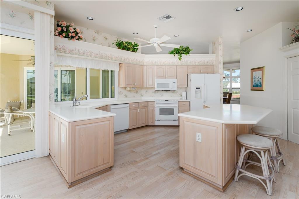 MARCO BEACH - Residential