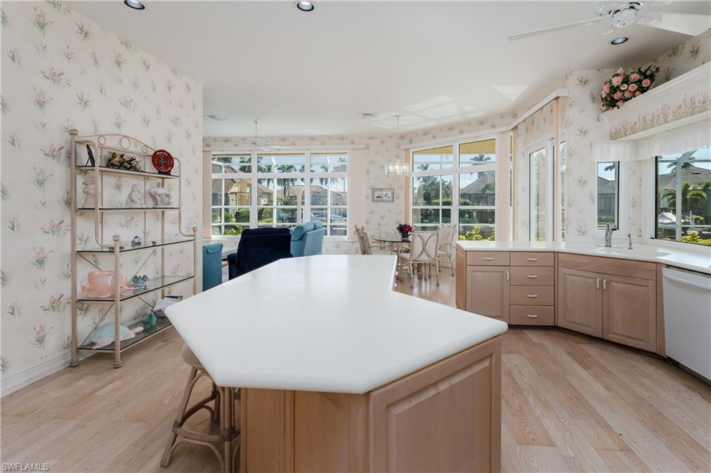 MARCO BEACH - Residential