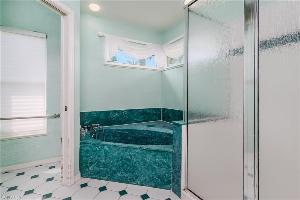 MARCO BEACH - Residential