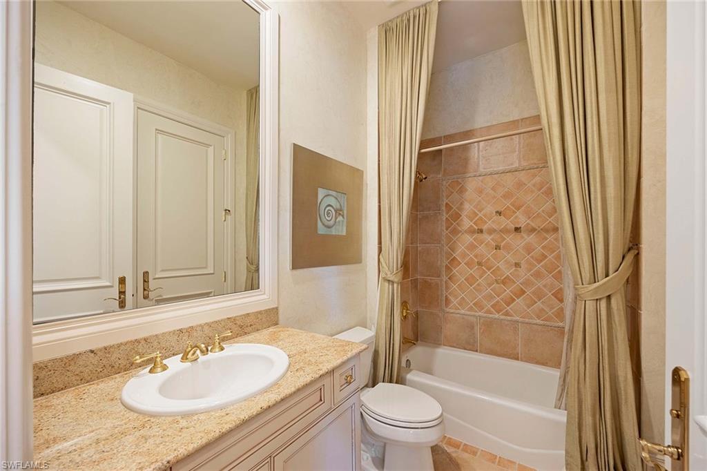 LAS PALMAS - Residential Lease