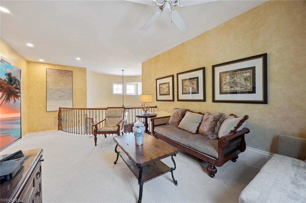 LAS PALMAS - Residential Lease