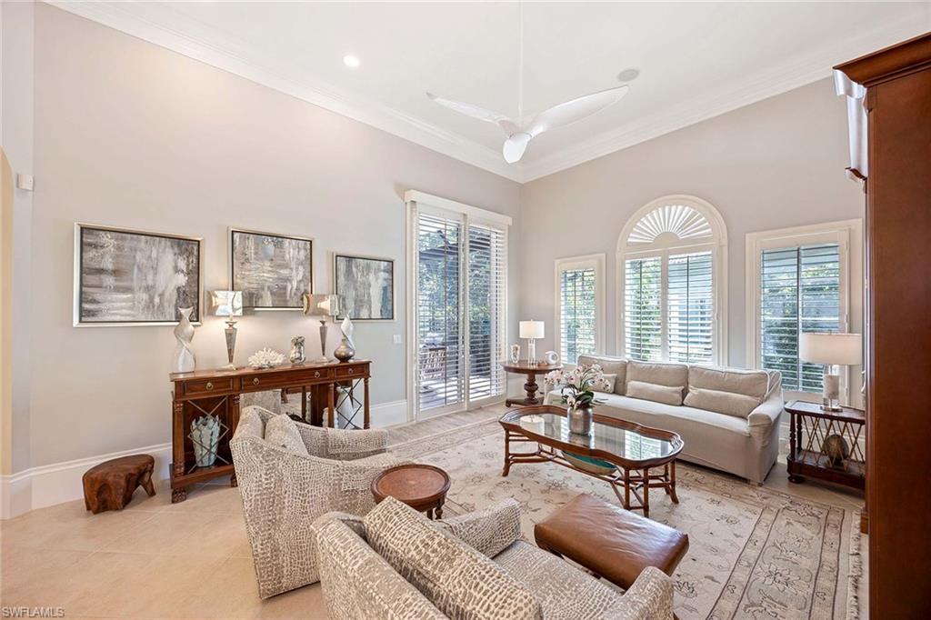 LAS PALMAS - Residential Lease