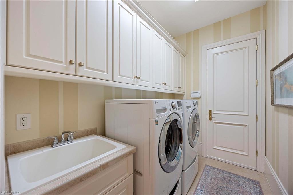 LAS PALMAS - Residential Lease