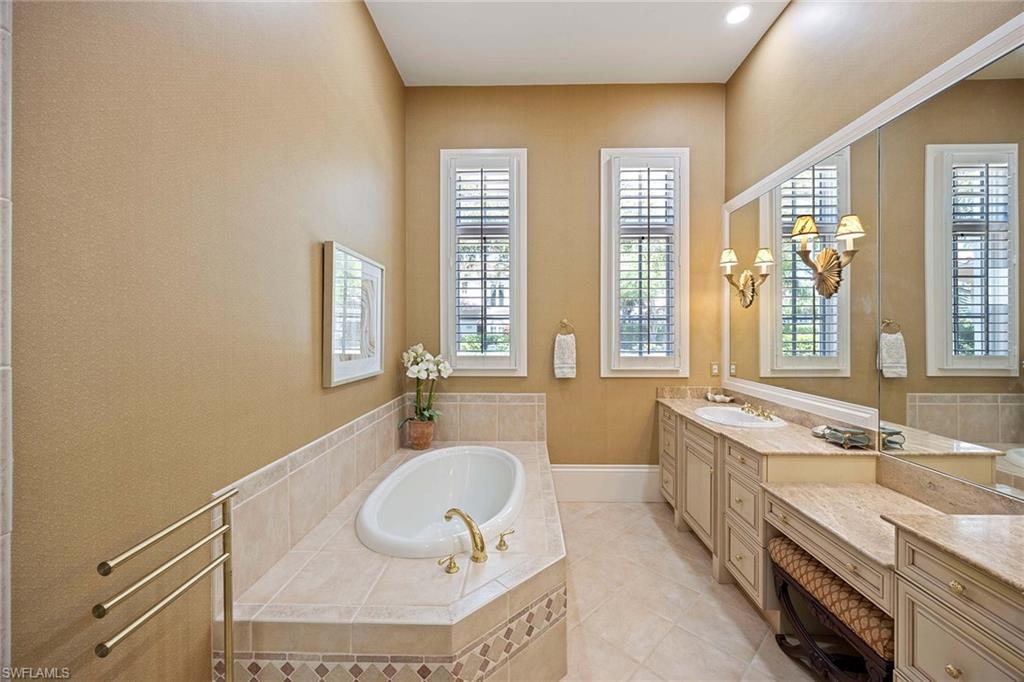 LAS PALMAS - Residential Lease