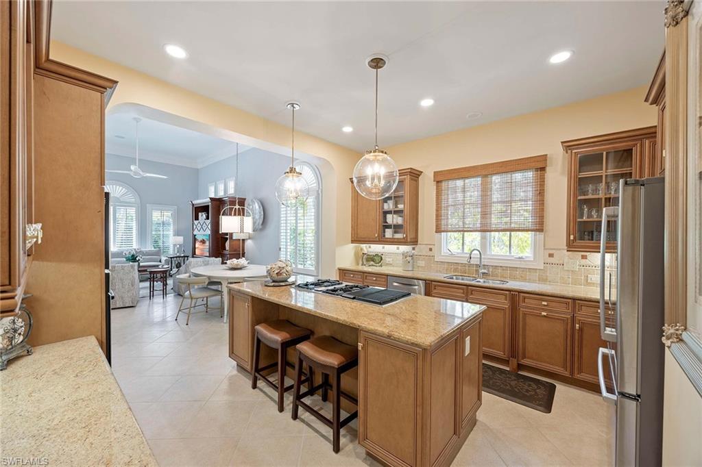 LAS PALMAS - Residential Lease