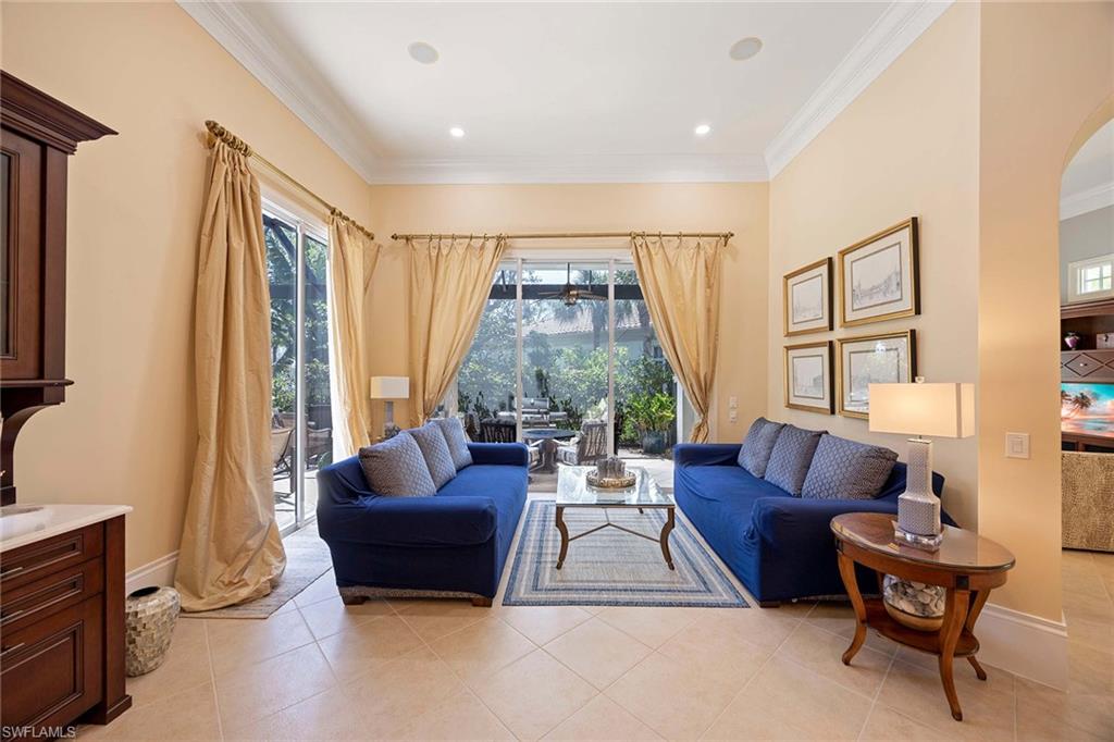 LAS PALMAS - Residential Lease