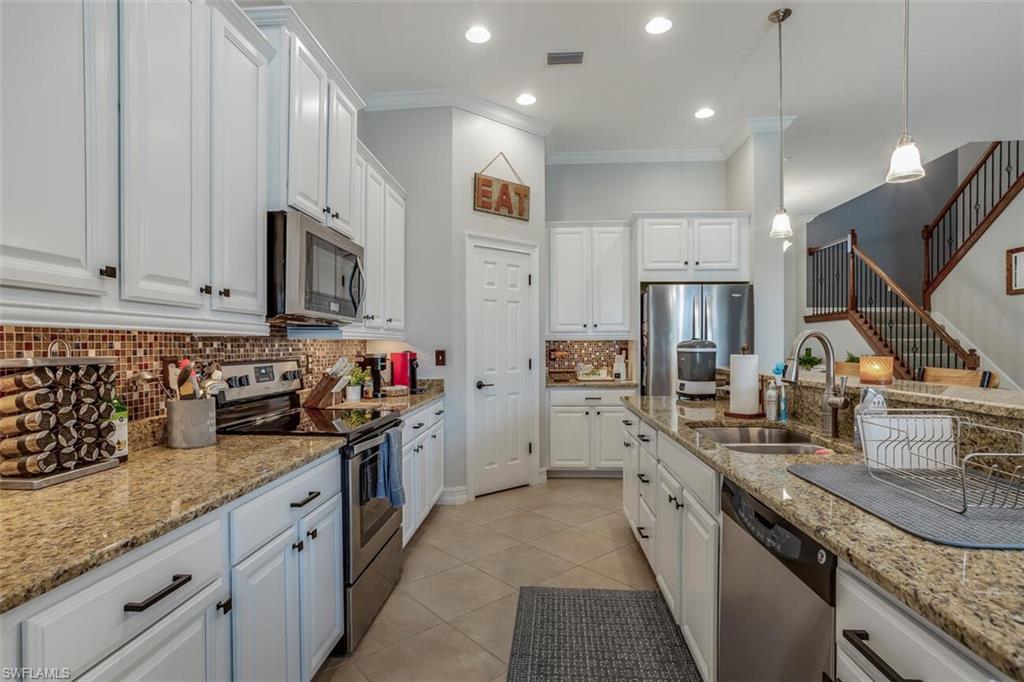 BANYAN BAY - Residential