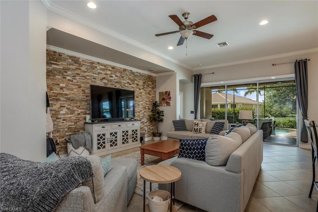 BANYAN BAY - Residential