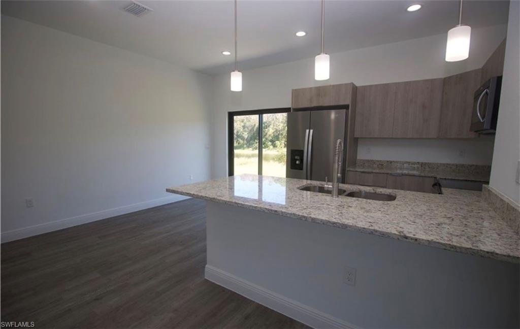 PORT LABELLE - Residential Lease