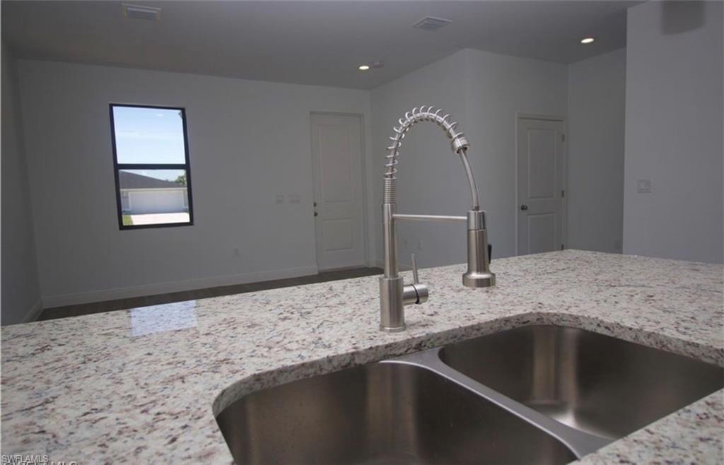 PORT LABELLE - Residential Lease