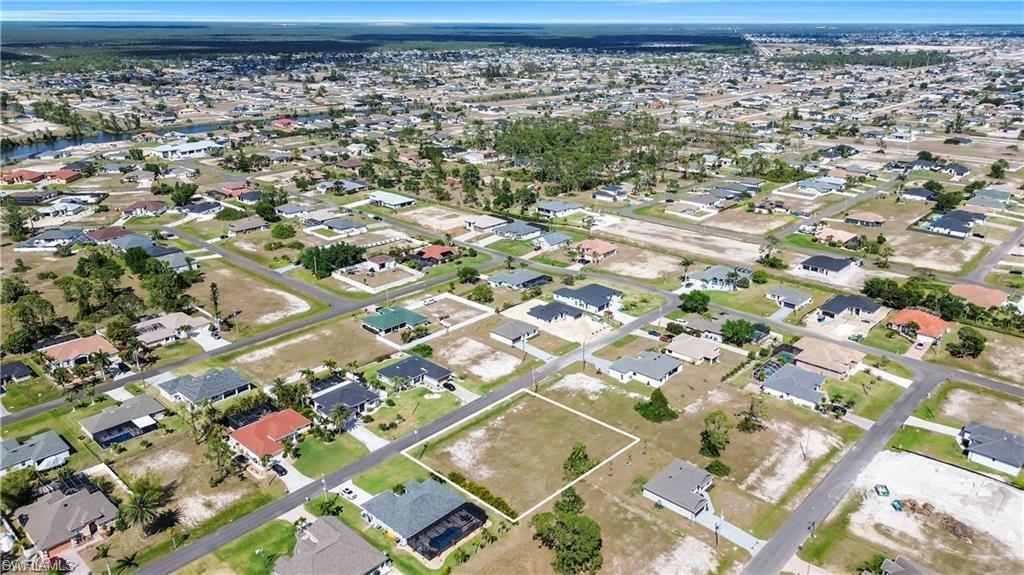 CAPE CORAL - Land