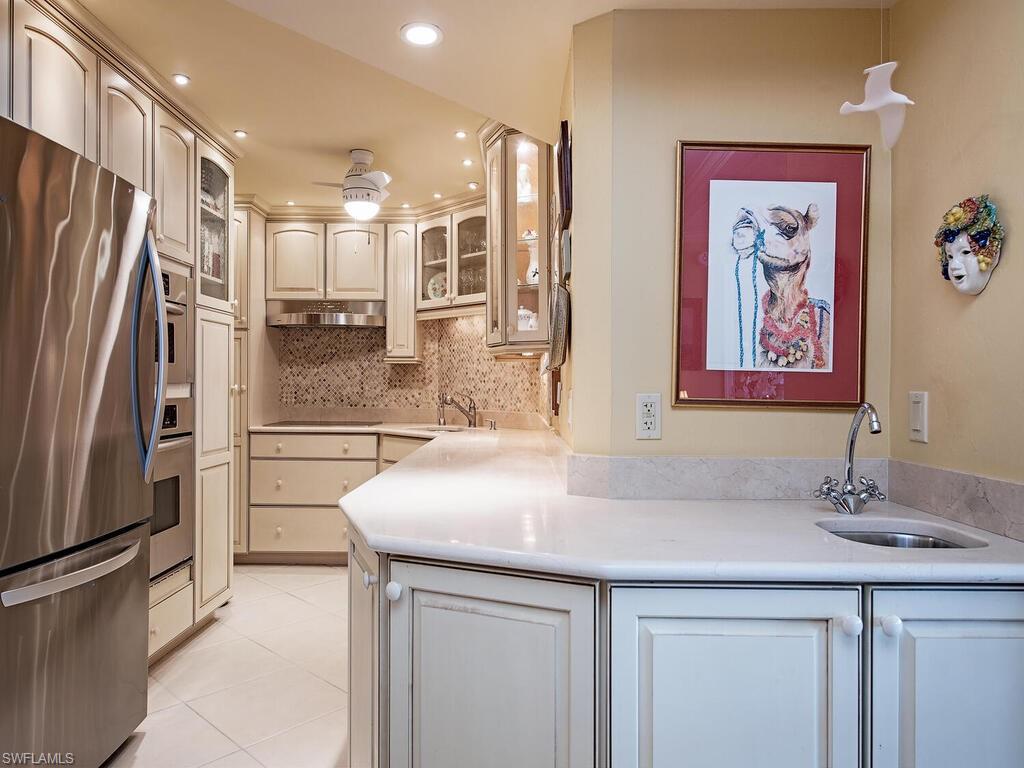 4005 Gulf Shore BLVD N 903