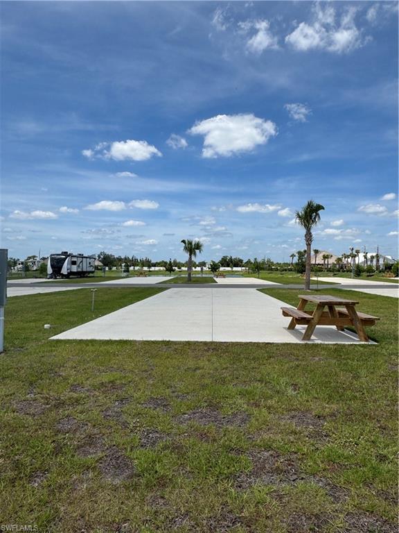 PALM BREEZE - Land