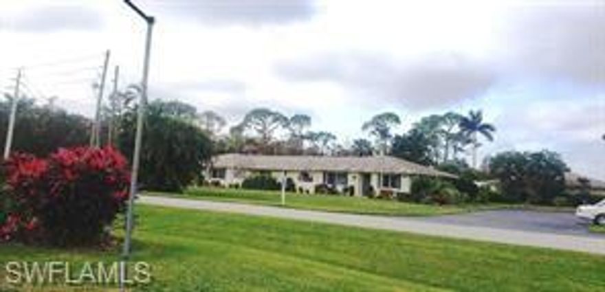 Wonderful bundled golf community ! One story condo in the Glades Golf and Country Club. No owners above or below, with bundled golf on two meticulously maintained courses, 12 new pickleball courts, resurfaced tennis courts, bocce, 9 swimming pools, an on-site restaurant, pro shop, and a clubhouse with activities all year long gives more of a single family feel. The Glades takes excellent care of the property and it is an immaculate community. Great floor plan and location, 10 minute drive to beaches and downtown. Rentals are 3 times a year, 30 day minimum and 6 month maximum. This condo enjoys the spacious lawns around it and a large front yard. Parking is close to the front door and rear porch.  A short 10 minute drive to the beach and downtown Naples.