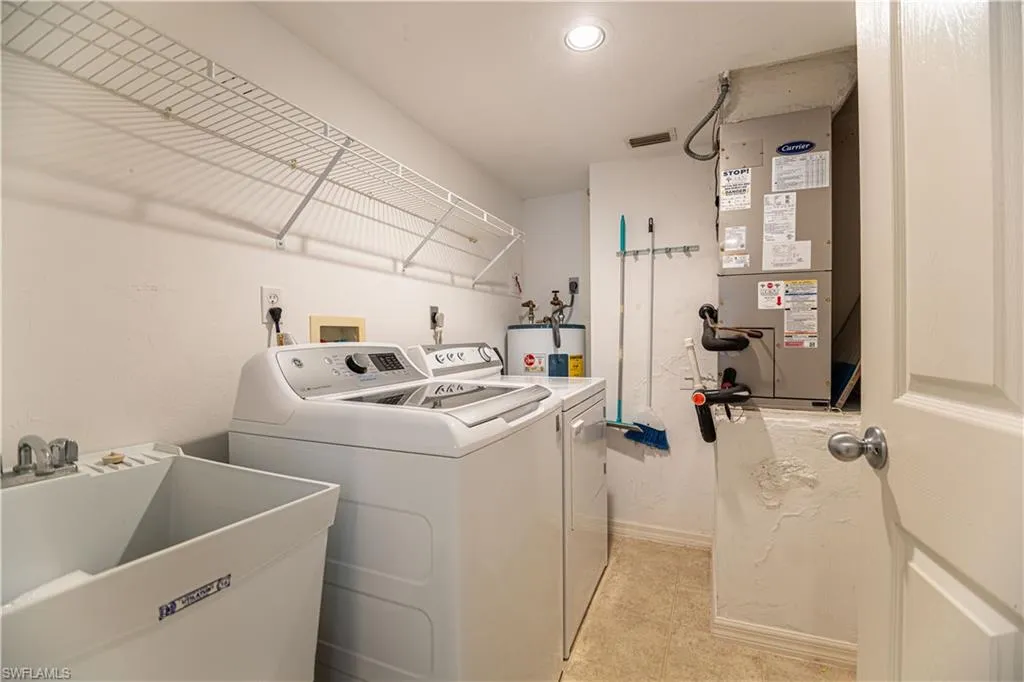 Naples, Florida 34110, United States, 2 Bedrooms Bedrooms, ,2 BathroomsBathrooms,Residential,Active,15777