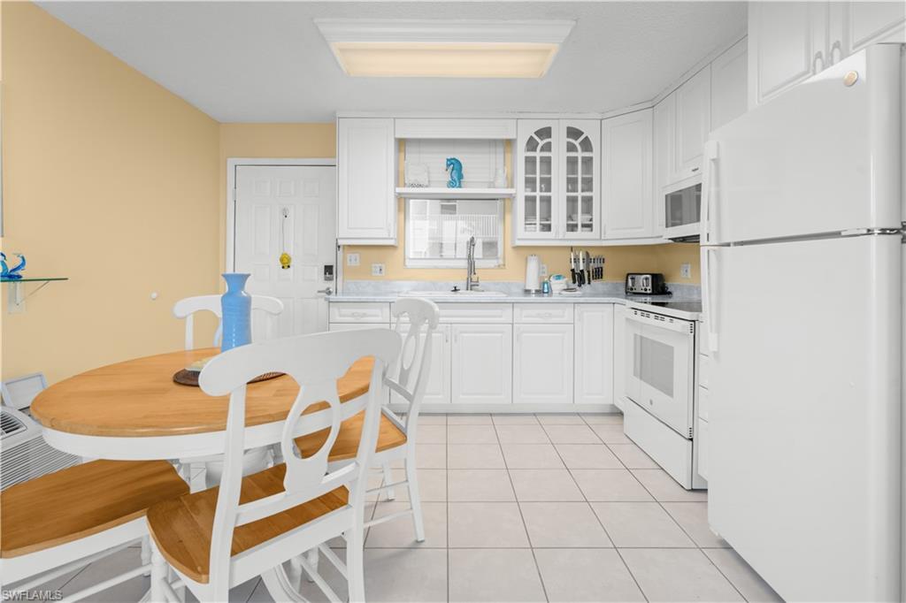 BEACH AND TENNIS CLUB - Residential