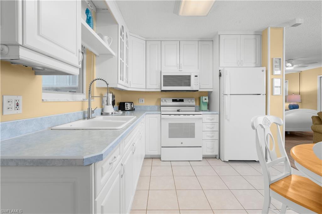 BEACH AND TENNIS CLUB - Residential