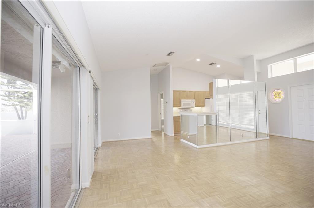 EMERALD LAKES - Residential