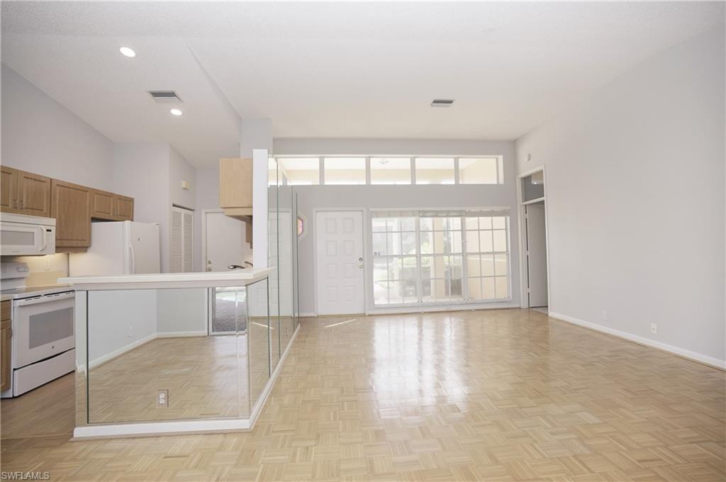 EMERALD LAKES - Residential