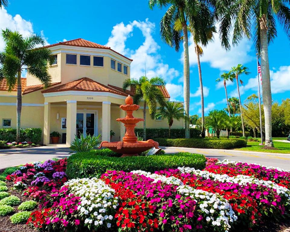 EMERALD LAKES - Residential