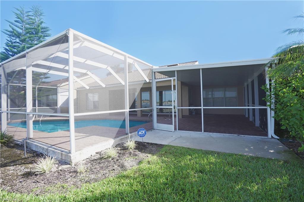 EMERALD LAKES - Residential