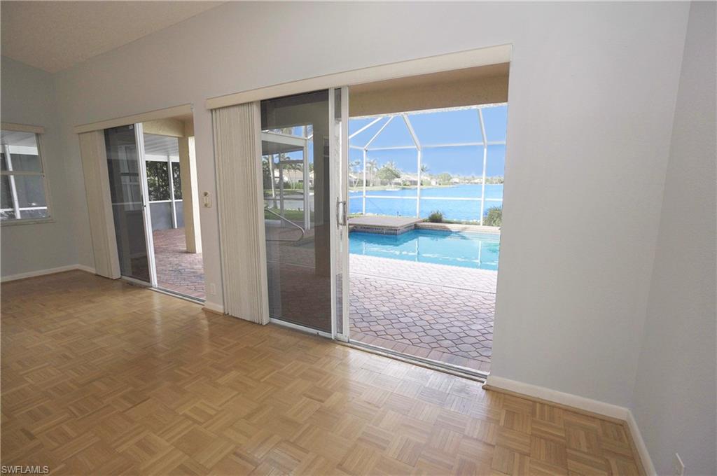 EMERALD LAKES - Residential