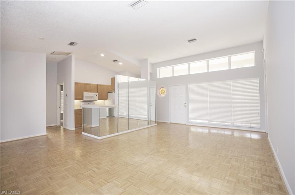 EMERALD LAKES - Residential