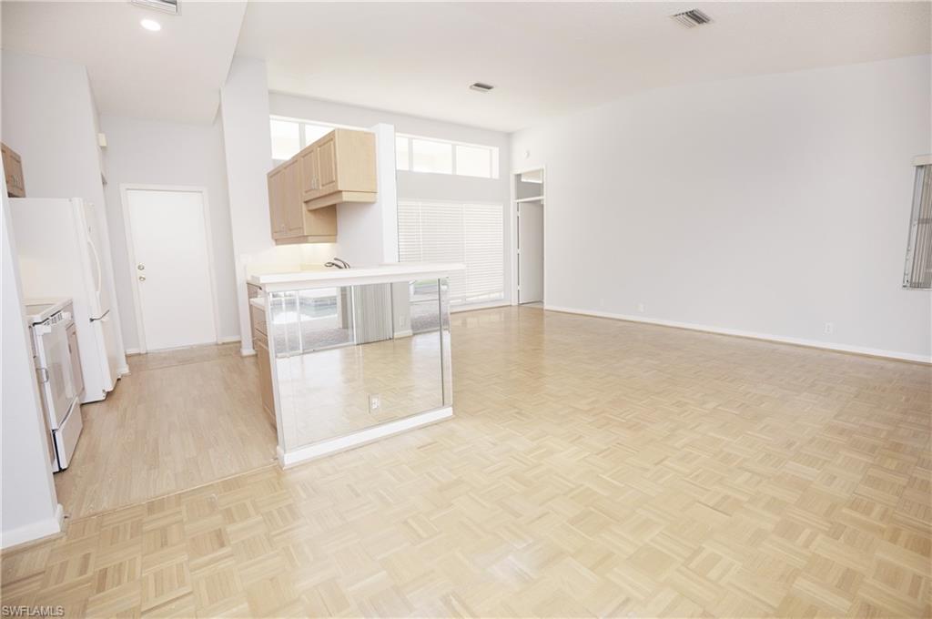 EMERALD LAKES - Residential