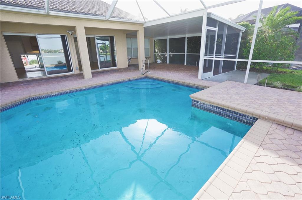 EMERALD LAKES - Residential