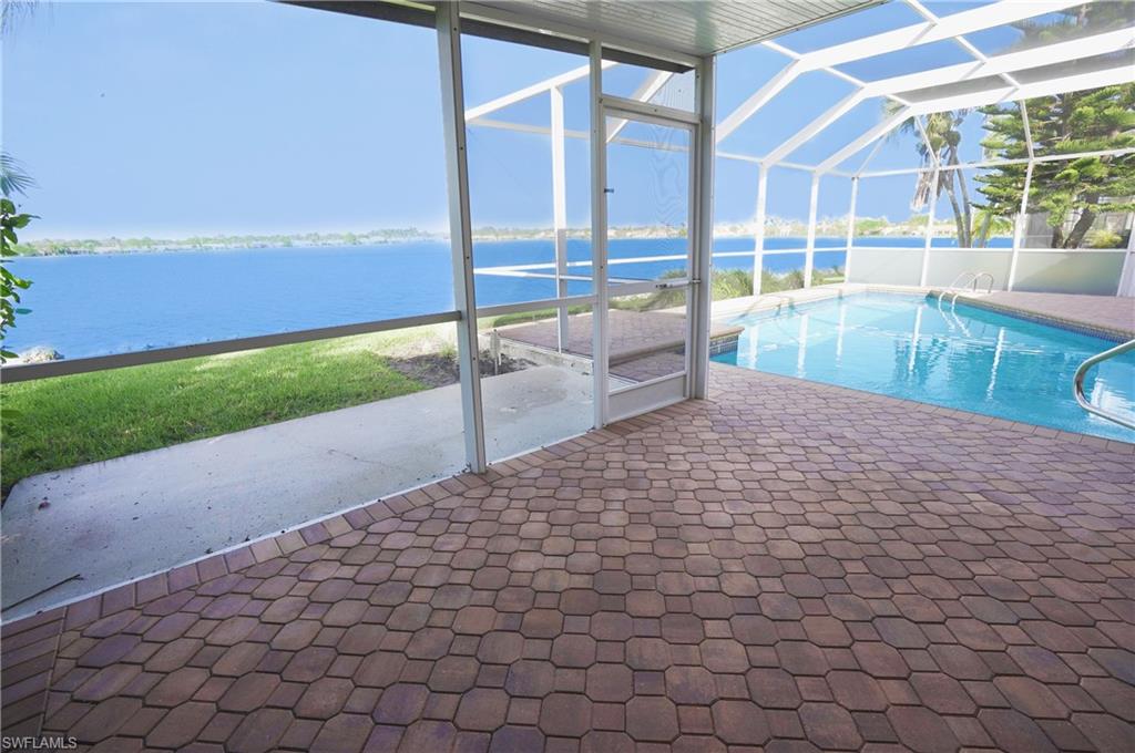 EMERALD LAKES - Residential