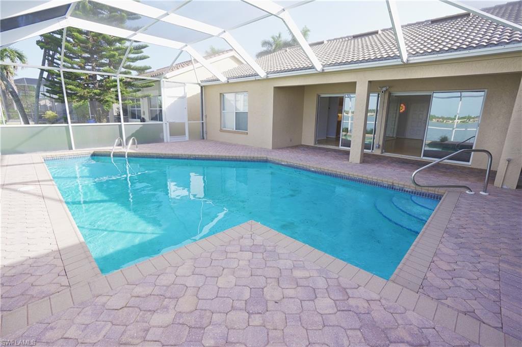 EMERALD LAKES - Residential