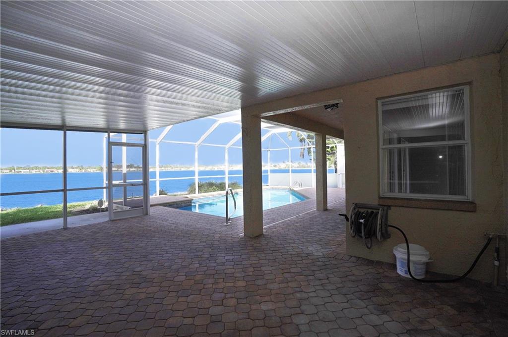 EMERALD LAKES - Residential