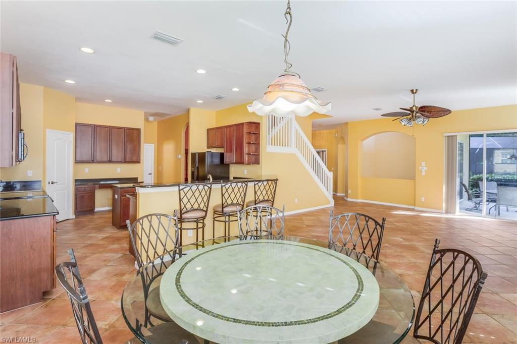 COLONIAL POINTE - Residential