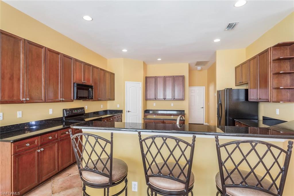 COLONIAL POINTE - Residential